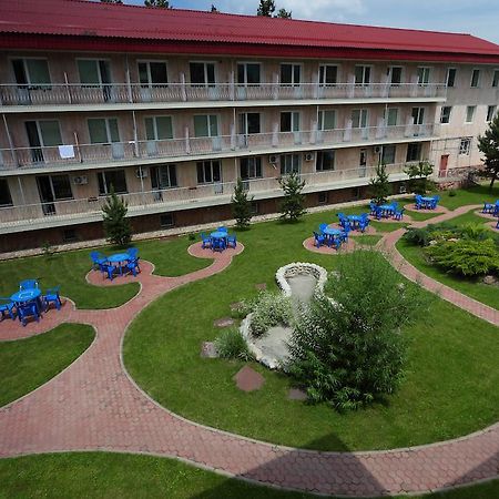 Olympica Hotel Alma-Ata Buitenkant foto