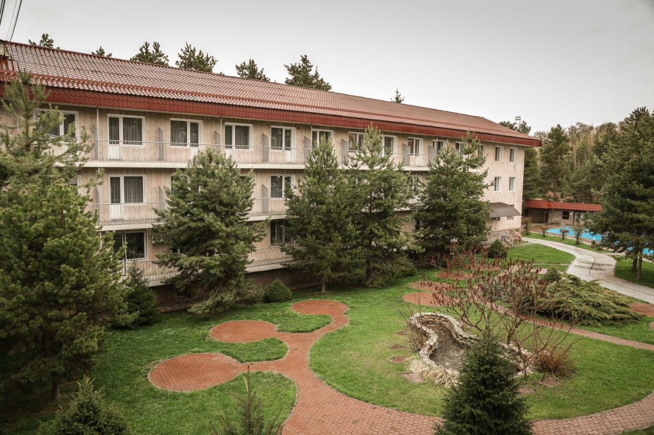 Olympica Hotel Alma-Ata Buitenkant foto